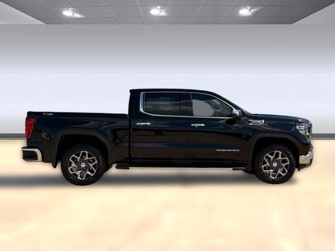 Used 2025 GMC Sierra 1500 SLT w/ SLT Premium Plus Package AWD/4WD image 8