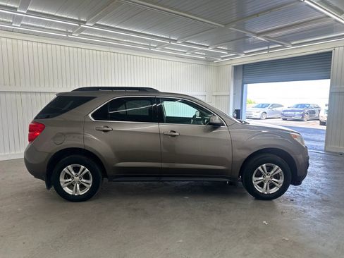 Used 2011 Chevrolet Equinox LT w/ Driver Convenience Package image 4