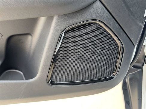 New 2026 Jeep Compass Latitude image 21