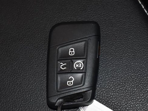 Used 2024 Volkswagen Jetta SE image 20