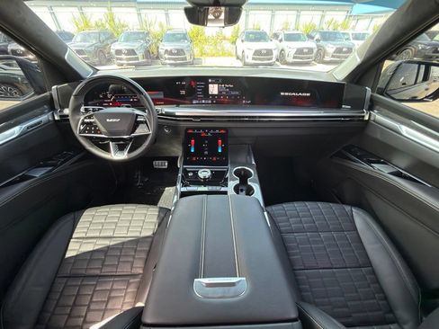 Used 2026 Cadillac Escalade ESV V w/ LPO, ONYX Package AWD/4WD image 17