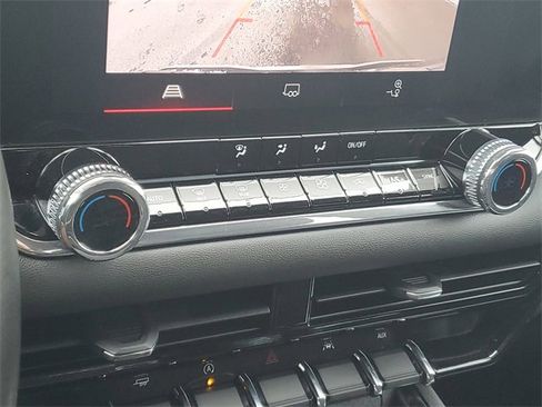 Used 2024 GMC Canyon Elevation w/ Convenience Package image 29