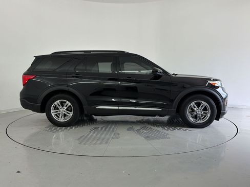 Used 2023 Ford Explorer XLT w/ Equipment Group 202A RWD image 8