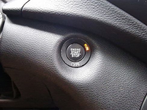 Used 2019 Jeep Cherokee Limited image 20