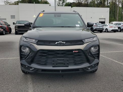 Used 2023 Chevrolet TrailBlazer RS w/ Sun and Liftgate Package image 2