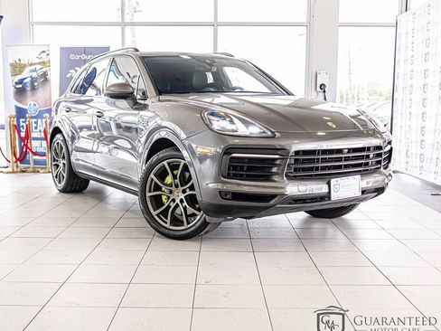 Used 2020 Porsche Cayenne E-Hybrid image 6