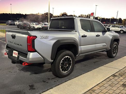 New 2025 Toyota Tacoma TRD Off-Road image 5