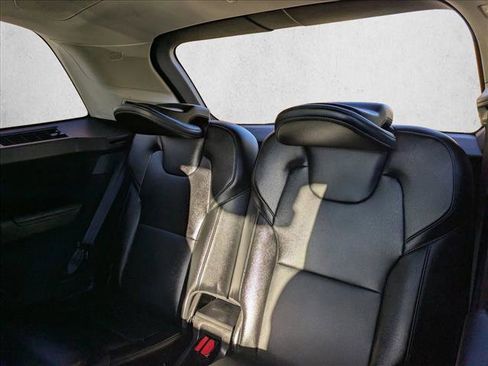 Used 2018 Volvo XC90 T5 Momentum w/ Convenience Package image 19
