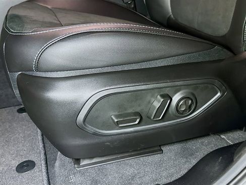 New 2025 Jeep Grand Cherokee L Altitude image 13