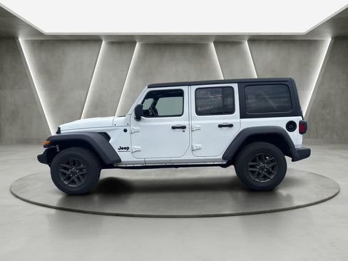 Used 2024 Jeep Wrangler Unlimited Sport AWD/4WD image 4