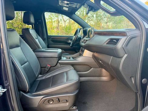 Used 2023 Chevrolet Suburban Premier RWD image 10