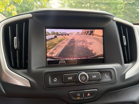 Used 2024 GMC Terrain SLE AWD/4WD image 18