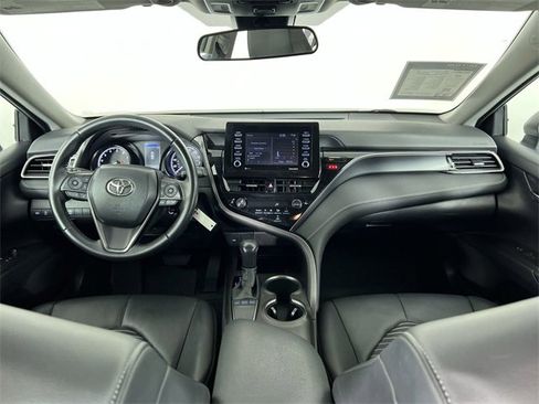 Used 2022 Toyota Camry SE image 20