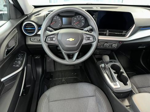 Certified 2025 Chevrolet Trax LS w/ LS Convenience Package image 2