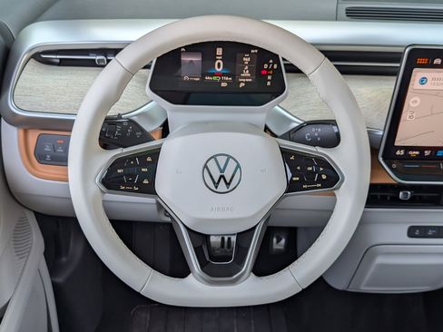 Used 2025 Volkswagen ID. Buzz Pro S Plus RWD image 25