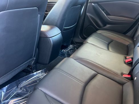 Used 2018 MAZDA MAZDA3 Touring image 12