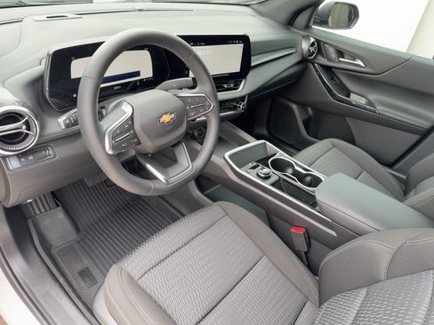 Certified 2026 Chevrolet Equinox LT w/ LPO, Floor Liner Package FWD image 4