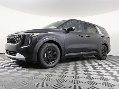 Certified 2026 Kia Carnival LXS image 1