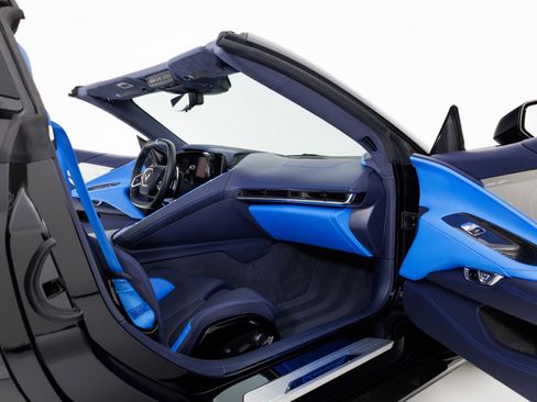 Used 2020 Chevrolet Corvette Stingray Premium Cpe w/ 3LT Preferred Equipment Group image 37