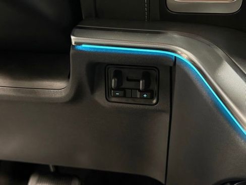 New 2025 Ford Expedition Max Platinum w/ Driver's Package image 18