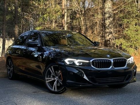 Used 2023 BMW 330i Sedan w/ Driving Assistance Package image 10