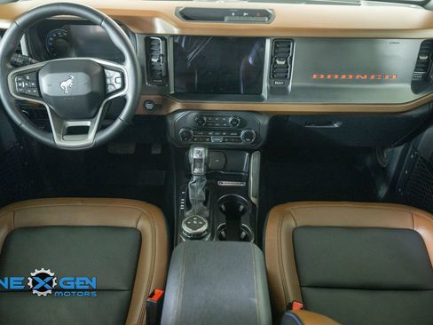 Used 2024 Ford Bronco Outer Banks AWD/4WD image 33