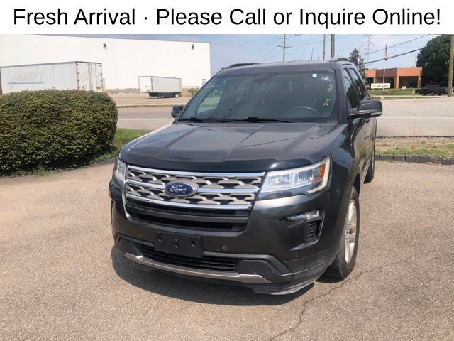 Used 2018 Ford Explorer XLT w/ Equipment Group 202A AWD/4WD image 2
