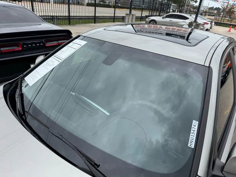 Used 2017 BMW 320i Sedan image 12