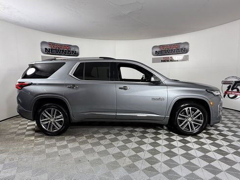 Used 2023 Chevrolet Traverse High Country image 11