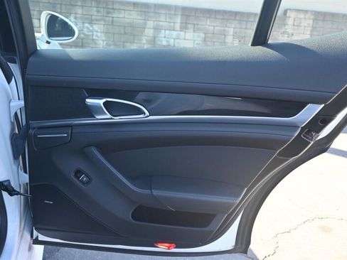 Used 2013 Porsche Panamera S image 51