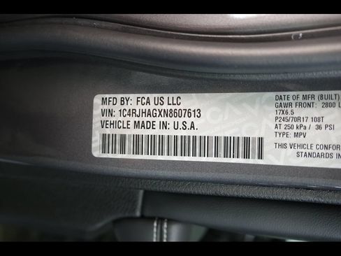 Certified 2022 Jeep Grand Cherokee Laredo w/ Luxury Tech Group I AWD/4WD image 29