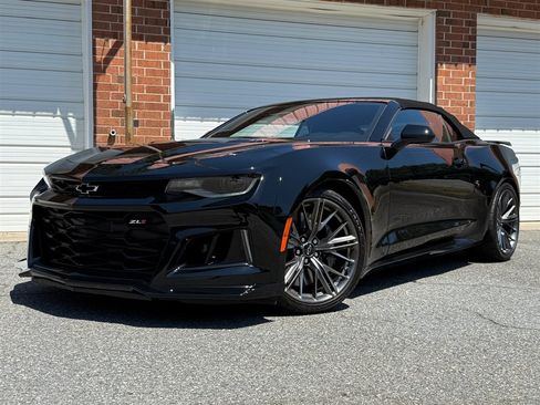 Used 2023 Chevrolet Camaro ZL1 RWD image 2
