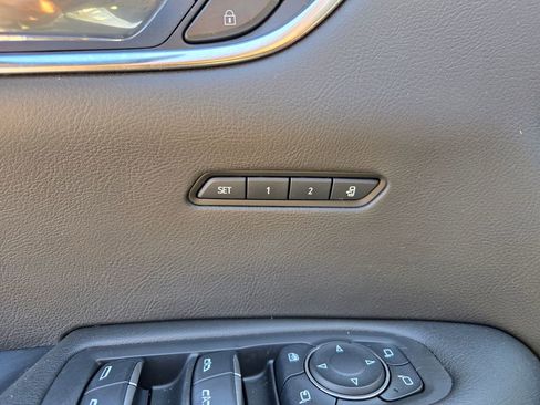 Used 2022 Cadillac XT6 Premium Luxury image 21