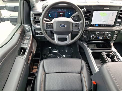 Used 2025 Ford F250 4x4 Crew Cab Super Duty image 11