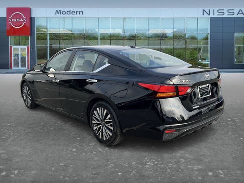 Certified 2025 Nissan Altima 2.5 SV FWD image 7