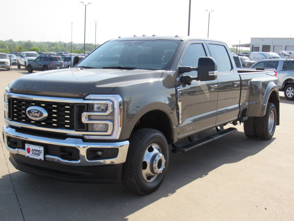 New 2026 Ford F350 Lariat w/ Lariat Premium Package AWD/4WD image 2