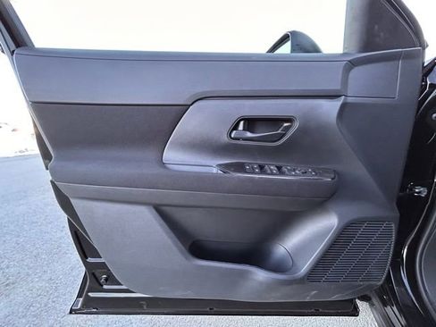 New 2026 Nissan Kicks S image 25