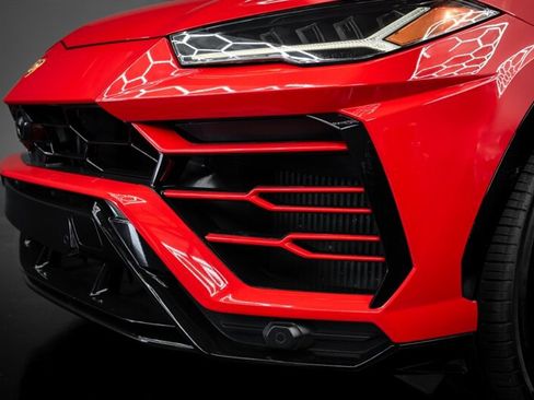 Used 2021 Lamborghini Urus image 9