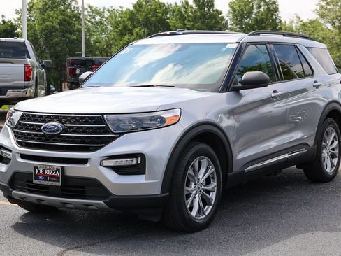Certified 2021 Ford Explorer XLT w/ Equipment Group 202A AWD/4WD image 23