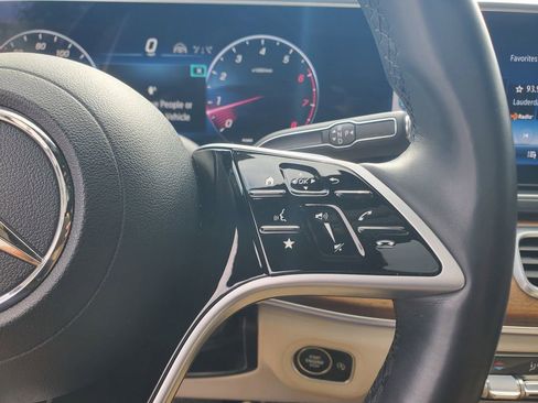 Used 2024 Mercedes-Benz GLE 450 4MATIC image 25