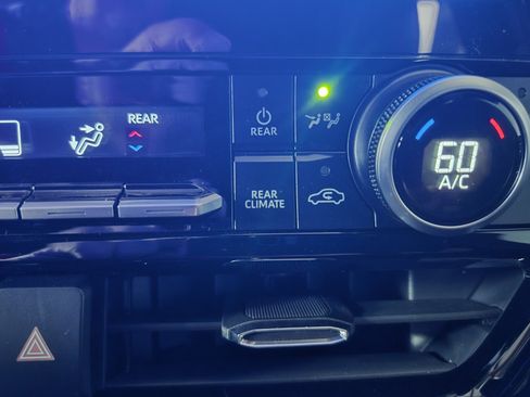 New 2026 Toyota Highlander XSE image 31