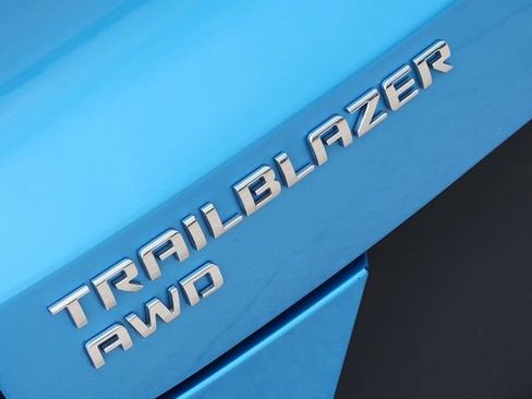 Used 2025 Chevrolet TrailBlazer LT AWD/4WD image 11