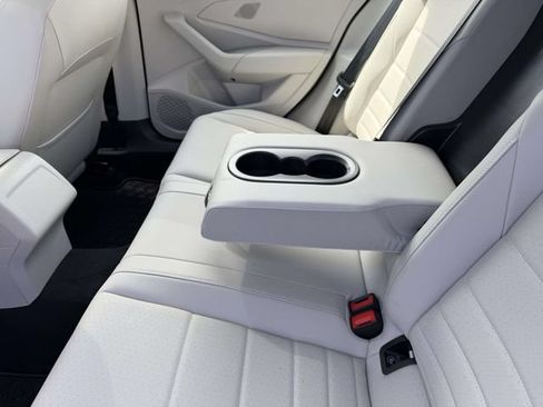 Used 2023 Volkswagen Jetta SE FWD image 13