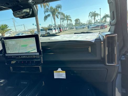 Used 2025 GMC Hummer EV 3X w/ Extreme Off-Road Package image 30