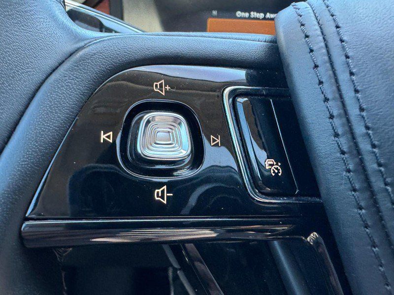 Certified 2023 Lincoln Aviator Reserve w/ Equipment Group 201A AWD/4WD image 18