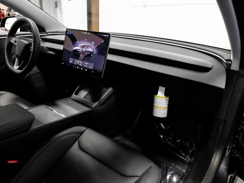 Used 2025 Tesla Model 3 Long Range image 15