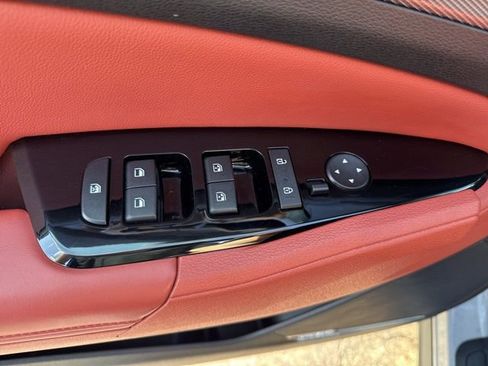 Used 2024 Kia Sportage SX image 9