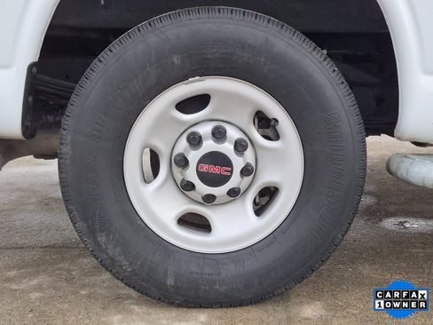 Used 2024 GMC Savana 2500 Work Van w/ Driver Convenience Package image 19