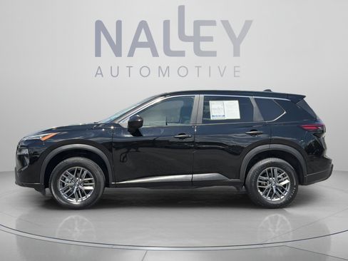 Used 2024 Nissan Rogue S AWD/4WD image 2