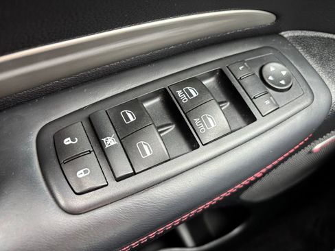 Used 2016 Dodge Durango R/T w/ Blacktop Package AWD/4WD image 31